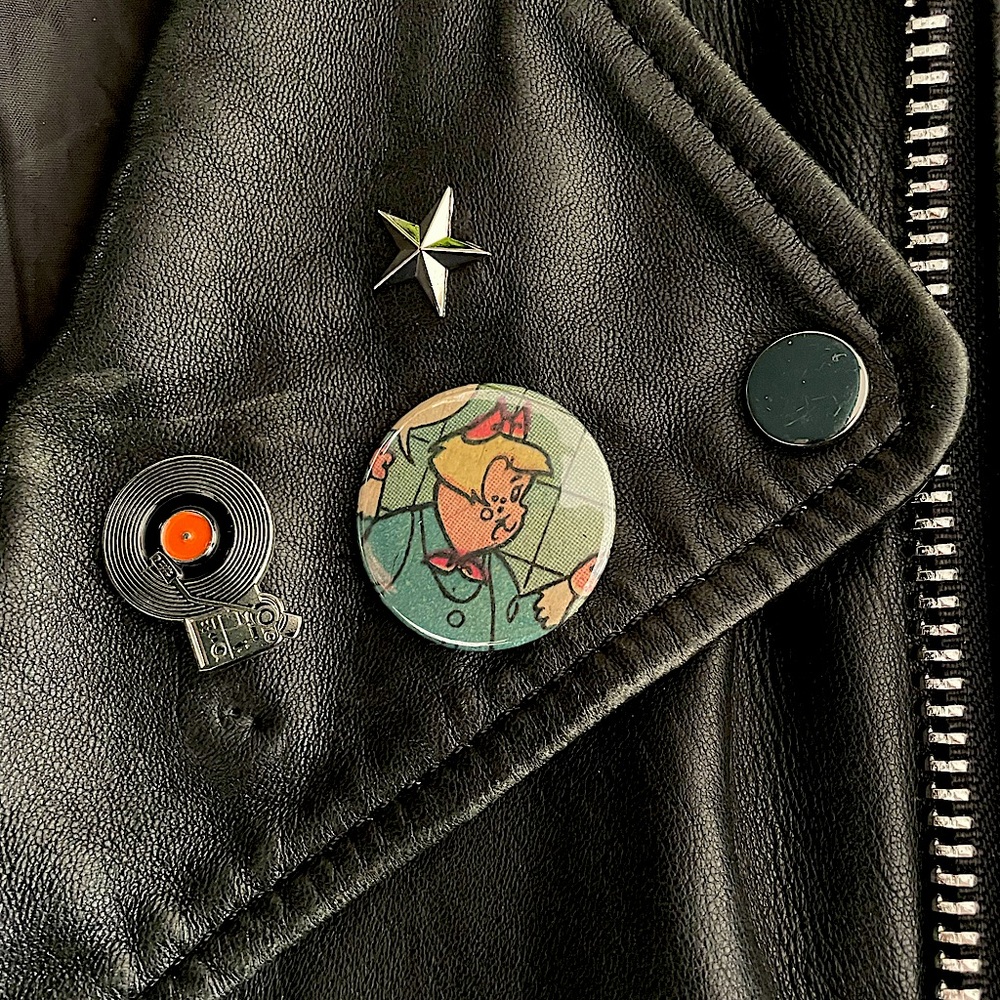 Vintage Little Dot button pin